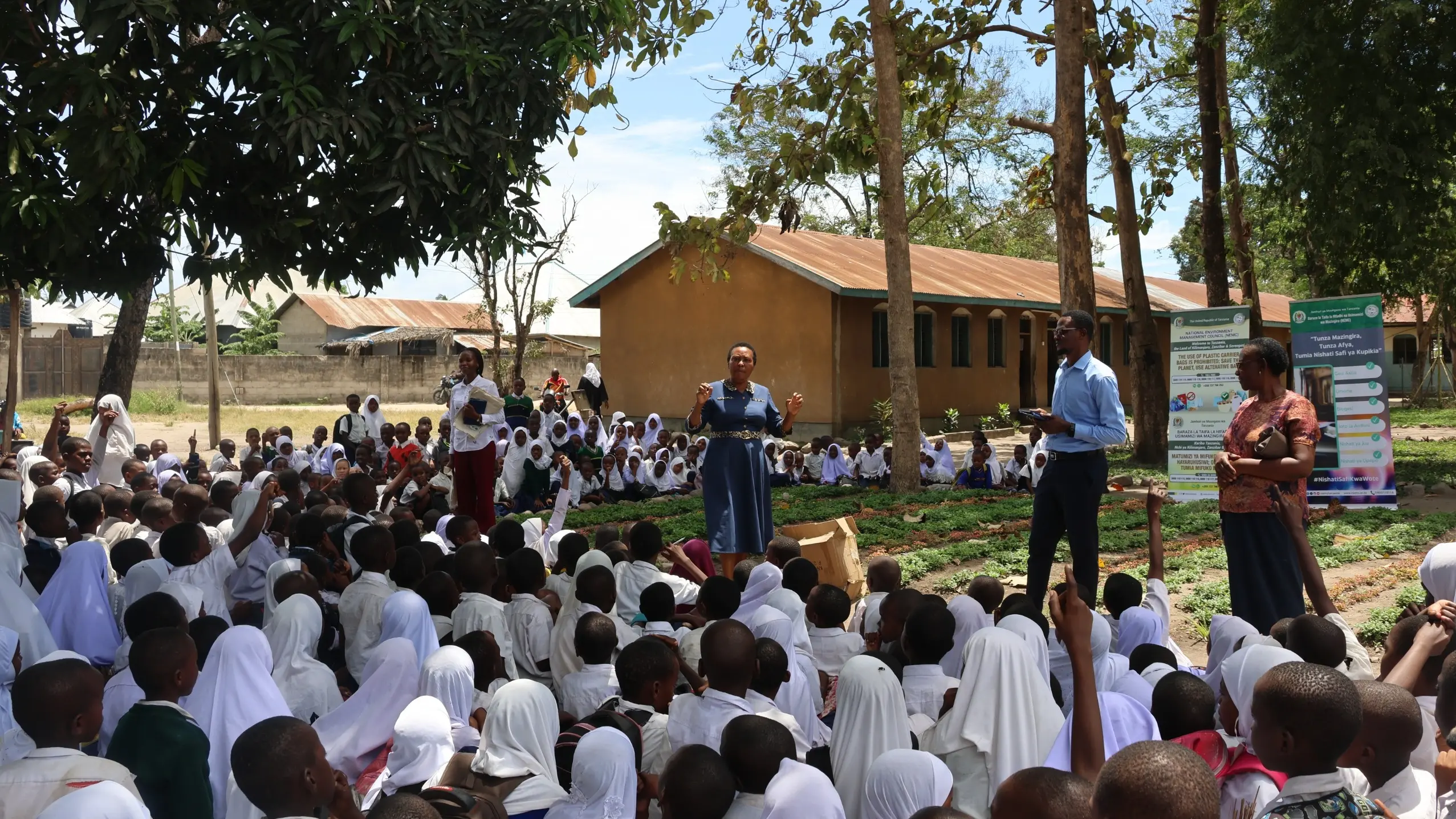 NEMC KANDA YA BAGAMOYO YATOA ELIMU YA MAZINGIRA  SHULE YA MSINGI NIA NJEMA