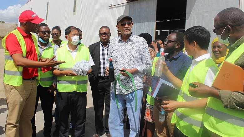 TAIFA LIMEPATA MUAFAKA TATIZO LA UTUPAJI CHUPA ZA PLASTIKI –Mh. ZUNGU cover image