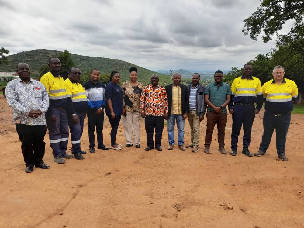 "NI LAZIMA KUFANYA TATHMINI YA ATHARI KWA MAZINGIRA (TAM) NA KUWEKA MPANGO MKAKATI WA UTUNZAJI WA MAZINGIRA PALE MGODI UNAPOCHIMBWA NA MWISHO UNAPOFUNGWA"- DKT. GWAMAKA. cover image