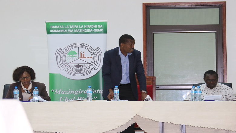 NEMC YAANDAA MKUTANO WA KAMATI YA TAIFA YA BINADAMU NA HIFADHI HAI MJINI MOROGORO. cover image