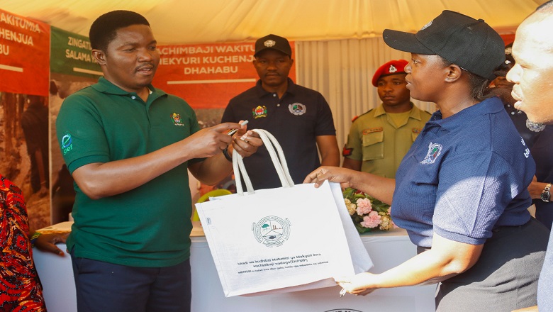 ​JAFO AIPONGEZA NEMC MAONESHO YA SITA YA TEKNOLOJIA YA MADINI GEITA cover image