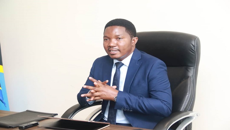 ​WAZIRI JAFO AIPONGEZA WIZARA YA ELIMU KWA UTEKELEZAJI WA AGIZO LA KATAZO LA MATUMIZI YA KUNI NA MKAA KWA TAASISI ZA UMMA ZINAZOLISHA WATU ZAIDI YA 100. cover image