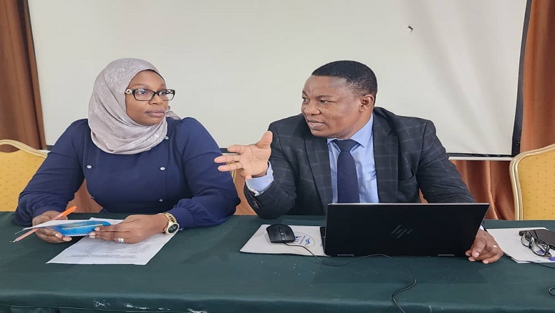 ​NEMC, GCLA YAENDESHA MAFUNZO YA USIMAMIZI NA UDHIBITI WA KEMIKALI KWA MAAFISA FORODHA MPAKA WA SIRARI. cover image