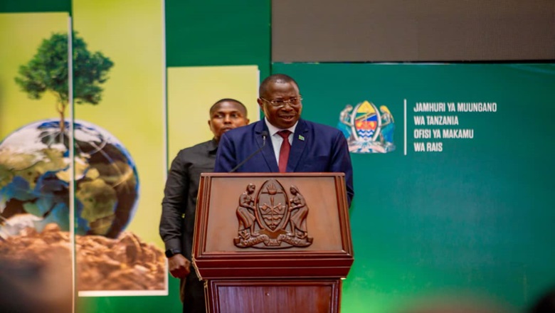 MAKAMU WA RAIS DKT. PHILIP MPANGO AZINDUA CHAPISHO LA UTAFITI WA HALI YA MAZINGIRA  YA BAHARI NA PWANI cover image