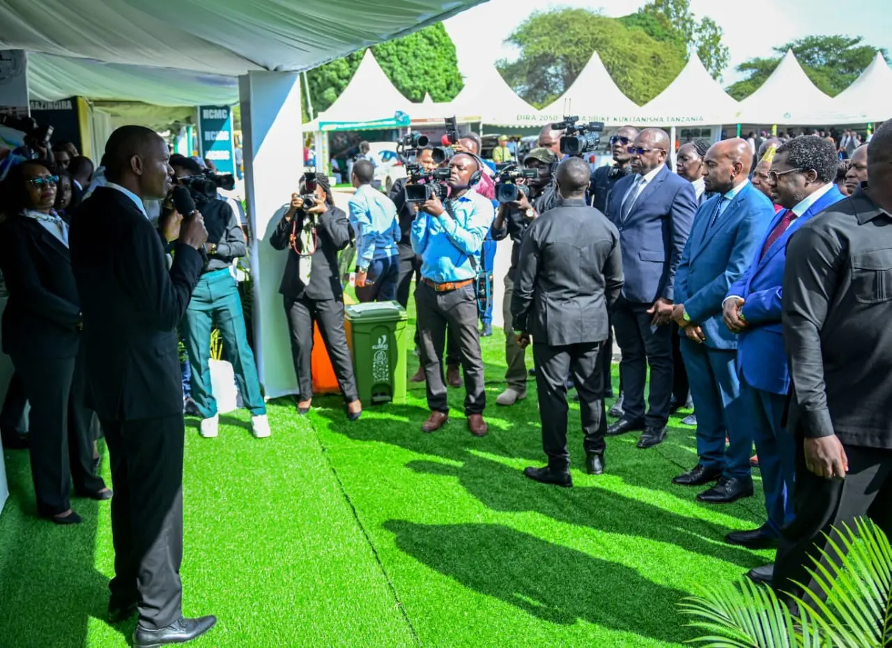 DKT. NCHIMBI AZURU BANDA LA NEMC MAADHIMISHO YA SIKU YA MAZINGIRA DUNIANI