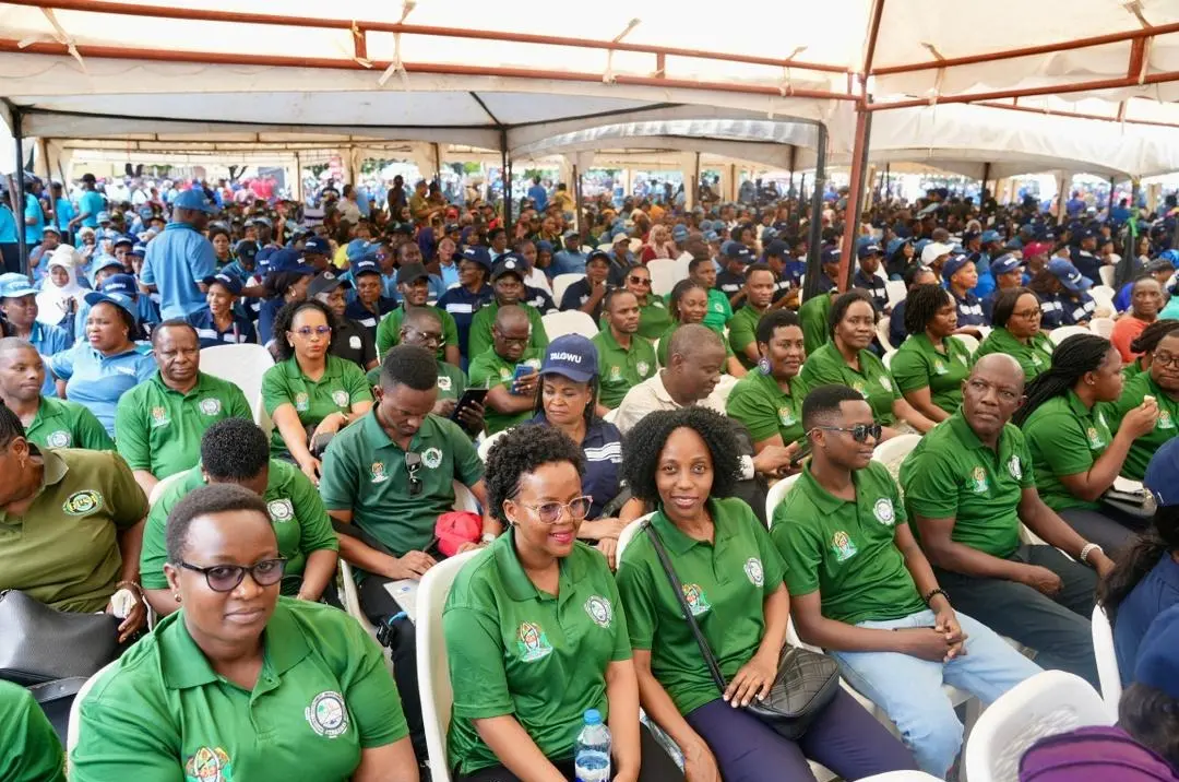 NEMC YAUNGANA NA WATANZANIA WOTE KUSHEREHEKEA MEI MOSI