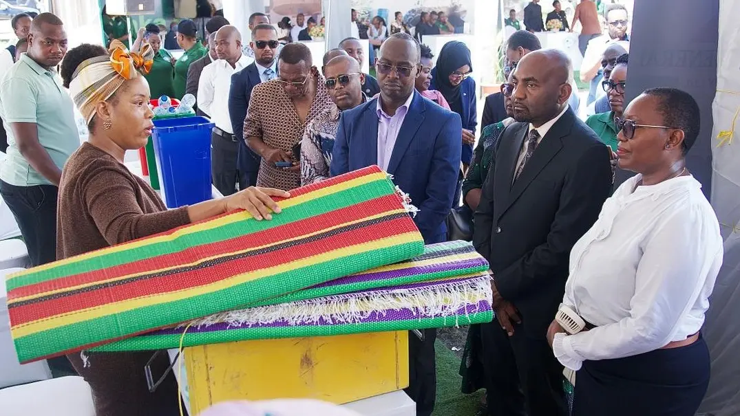 TAKA SI UCHAFU TENA, TAKA NI FURSA!