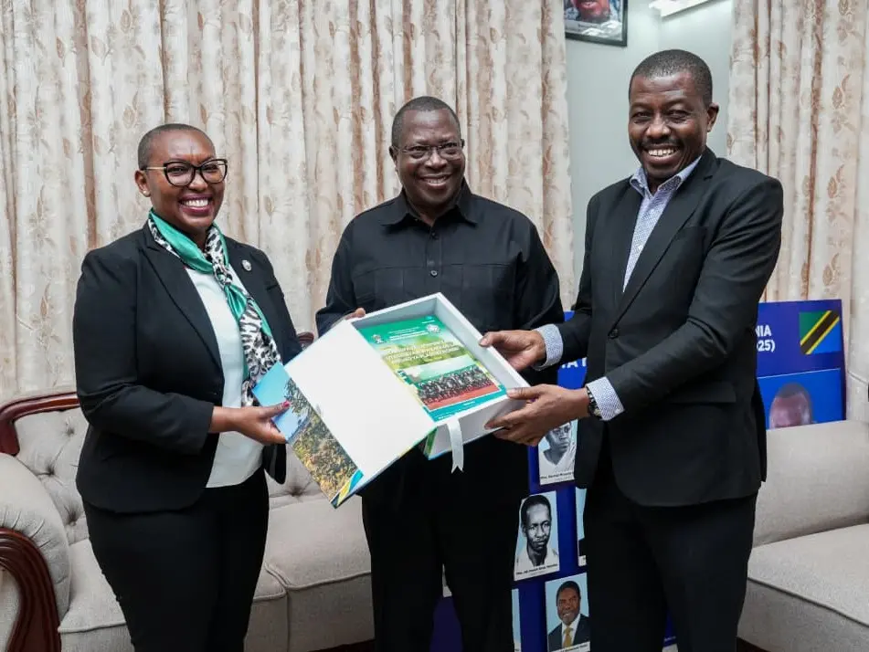 NEMC YACHOTA HAZINA KUBWA YA NAMNA YA KUHIFADHI NA KUSIMAMIA MAZINGIRA KUTOKA KWA DKT. MPANGO